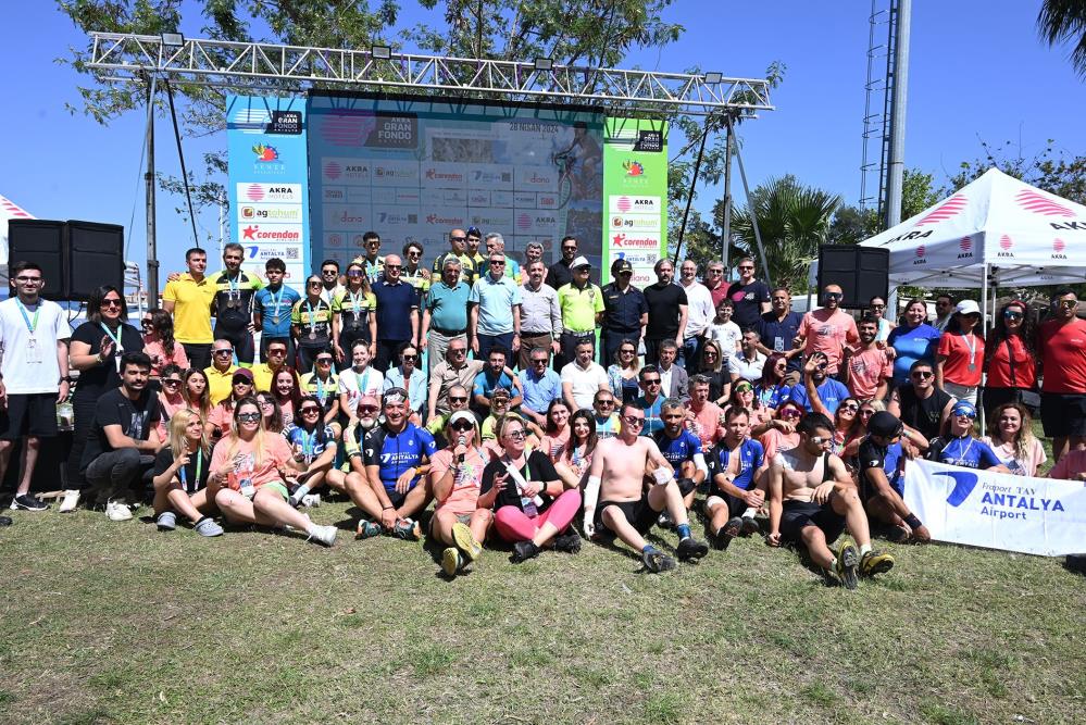 Akra Gran Fondo Bisiklet Yarışı Kemer'de heyecanla tamamlandı