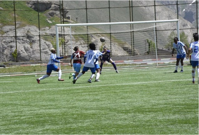 Hakkarigücü Trabzonspor'u 6-2 mağlup ederek üst sıralara yükseldi
