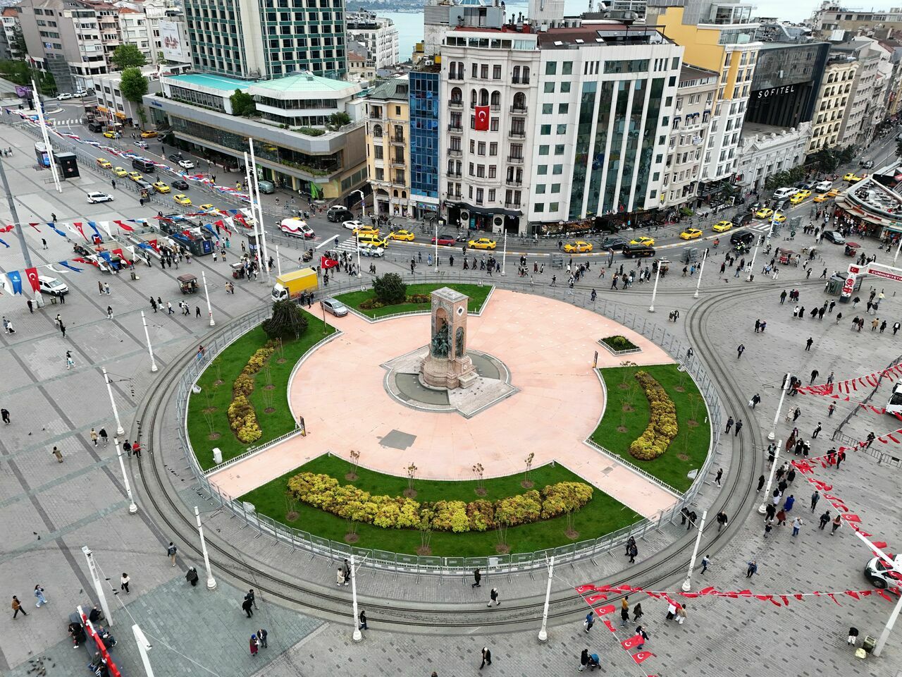 Davut Gül İstanbul’daki 1 Mayıs tedbirlerini denetledi