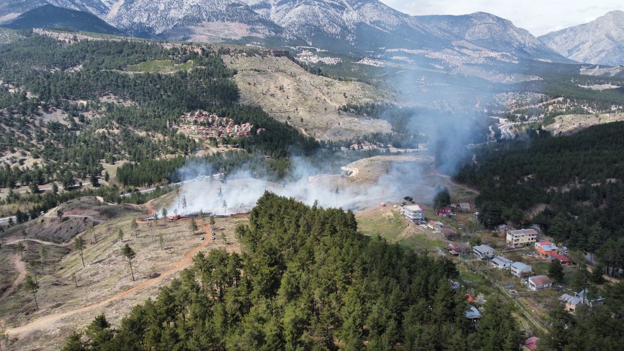 Adana Pozantı'da Orman Yangını! 12 Dönüm Zarar Gördü (4) Result