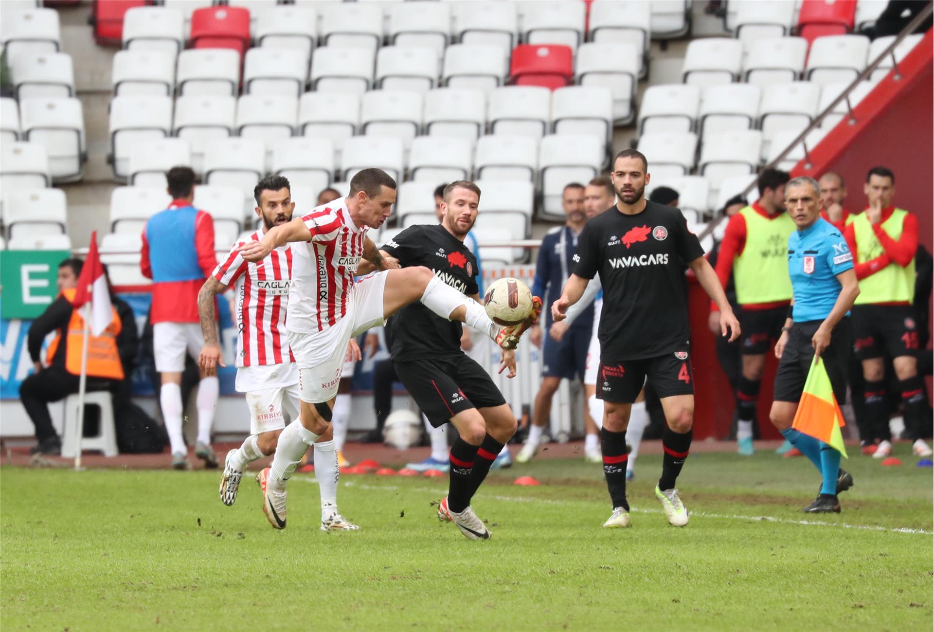 Antalyaspor deplasmanda Karagümrük ile karşılaşacak