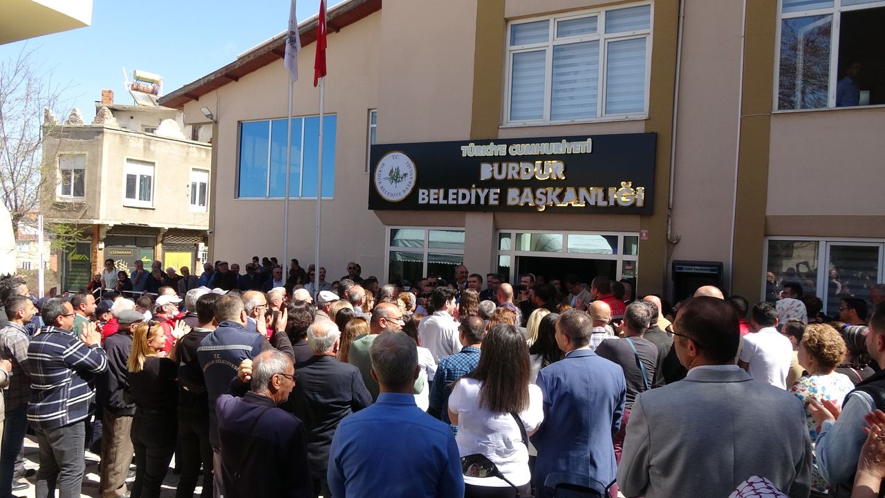 Burdur Belediye Başkanı Ali Orkun Ercengiz Üçüncü Kez Mazbata Aldı (3) Result
