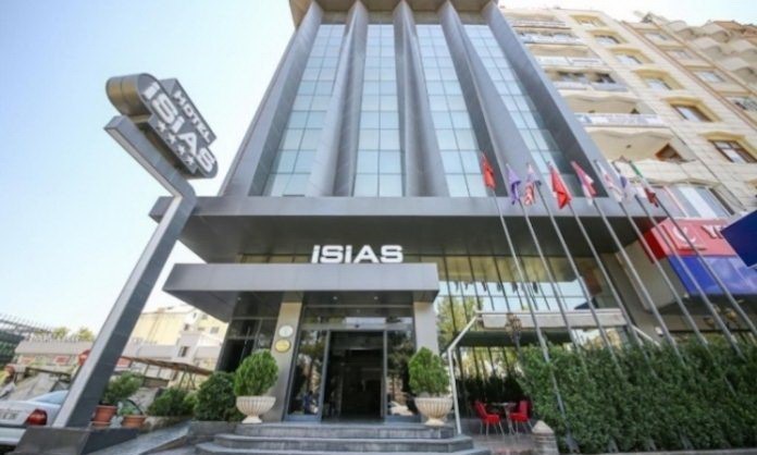 Depremde Isias Otel Yıkılmıştı