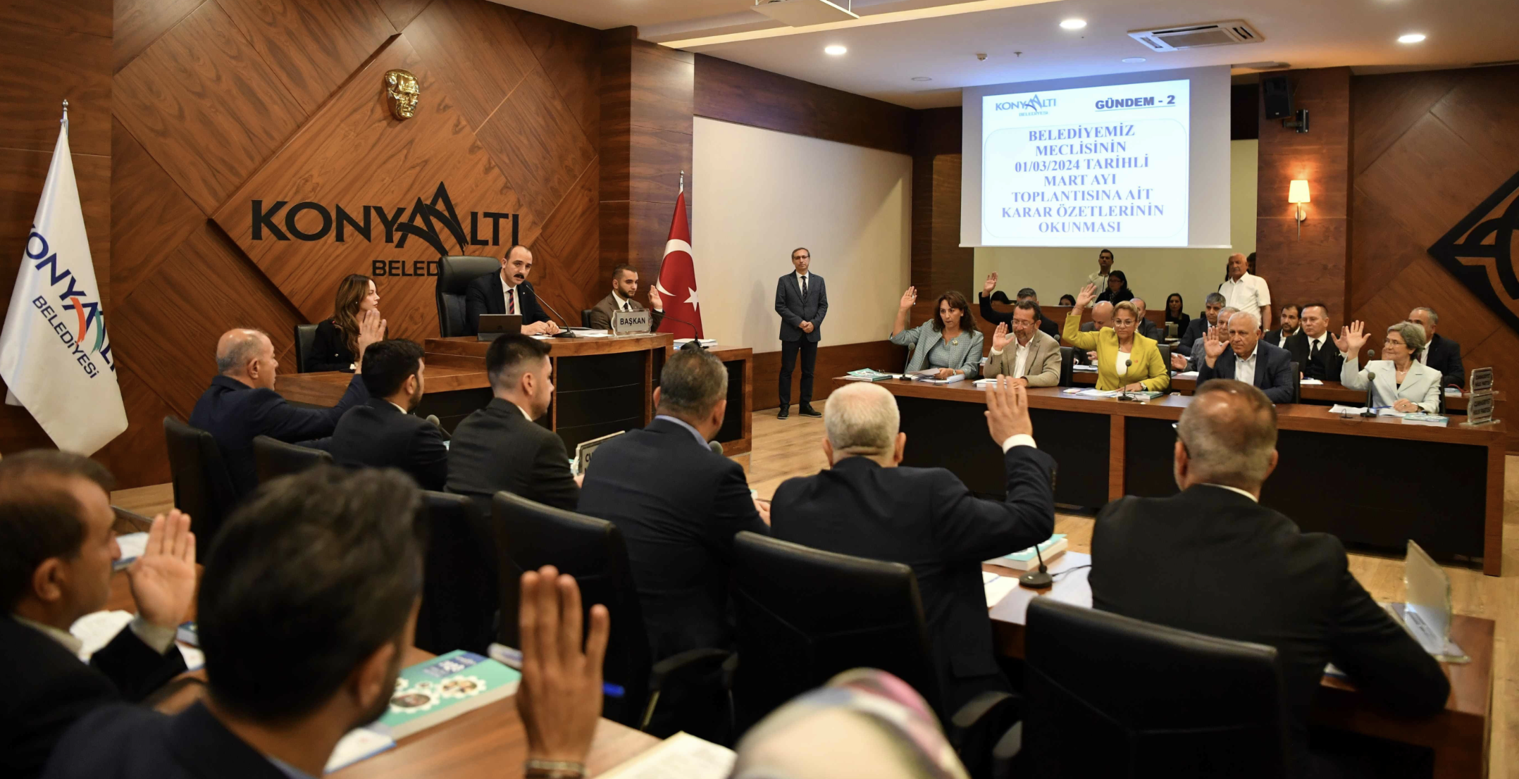 Konyaaltı Belediyesi'nde yılın ilk meclisi toplandı: Meclis üyeleri belirlendi