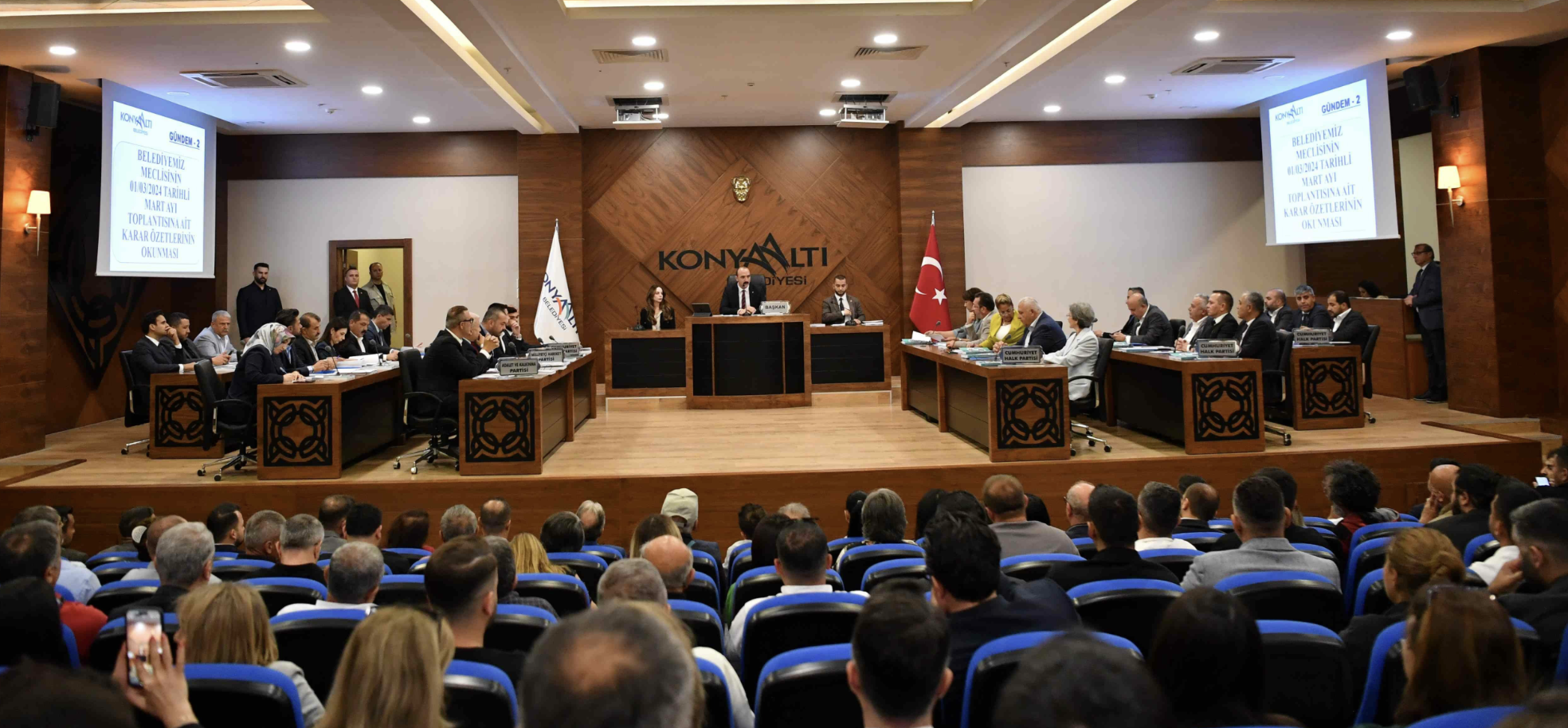Konyaaltı Belediyesi'nde yılın ilk meclisi toplandı: Meclis üyeleri belirlendi
