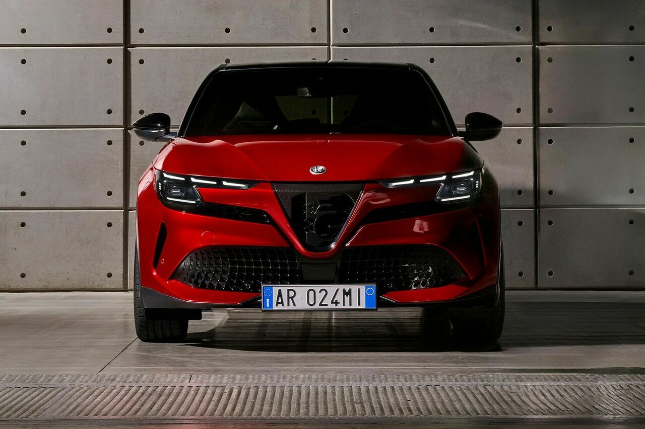 Alfa Romeo Alfa Romeo'nun Yeni Modeli Milano Resmen Tanıtıldı (2)