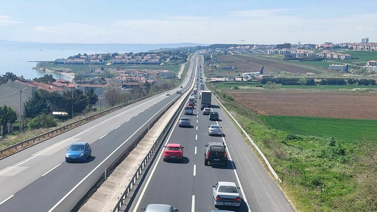 Tatilciler Yola Çıktı! Yollarda Bayram Tatili Yoğunluğu (3) Result