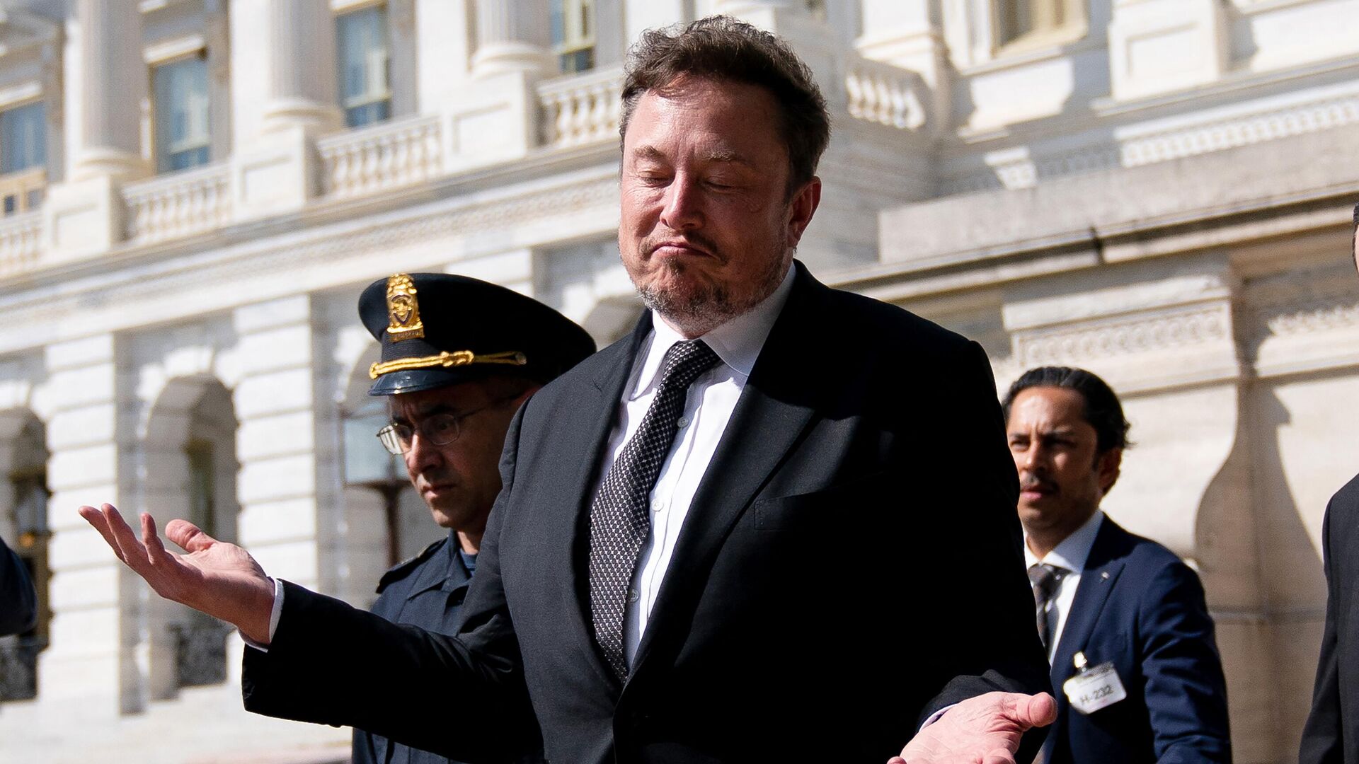 Tesla'da yönetim krizi: Hissedarlar Elon Musk'a karşı cephe aldı