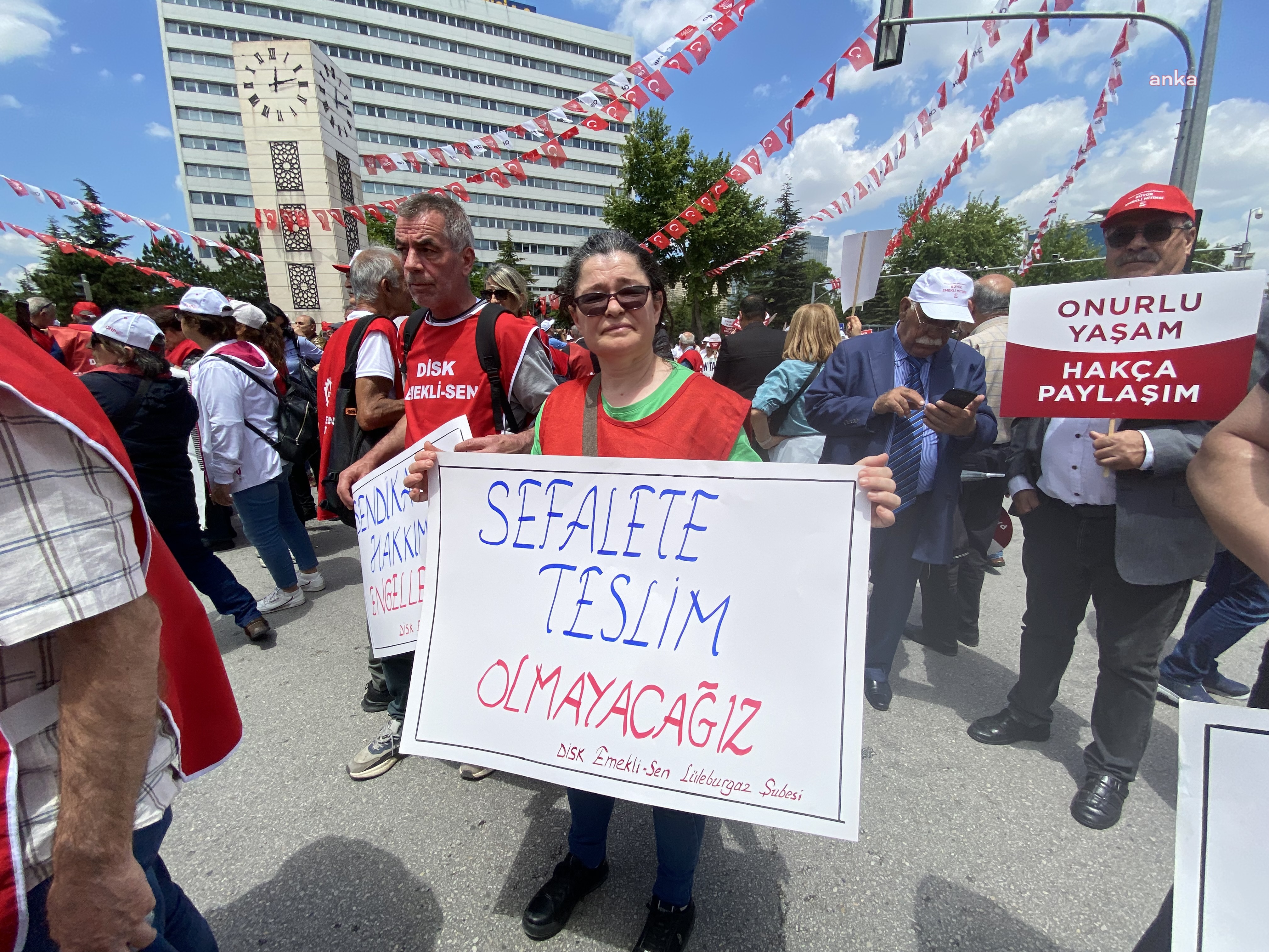 Tandoğan'da binlerce emekli CHP'nin büyük mitinginde buluştu