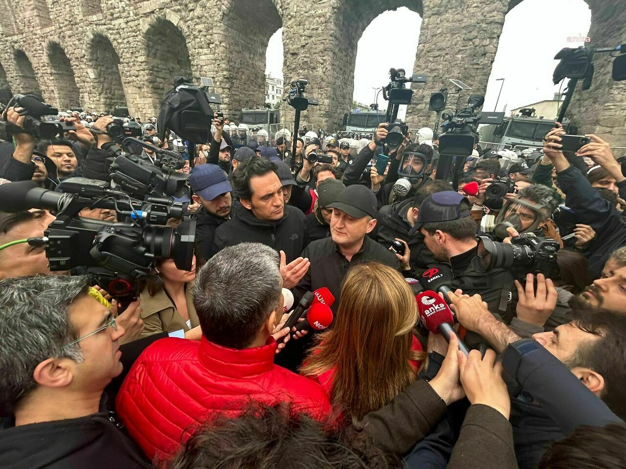 Taksim kapatıldı Saraçhane boşaltıldı!