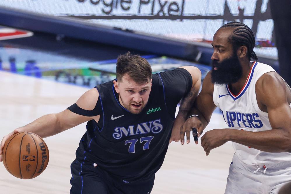 Dallas Mavericks NBA'de yarı finale yükseldi