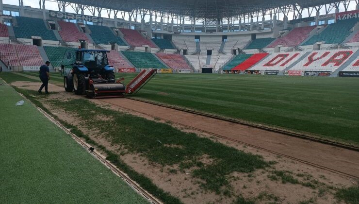 Diyarbakır Stadyumu çim yenileme çalışmalarına başladı