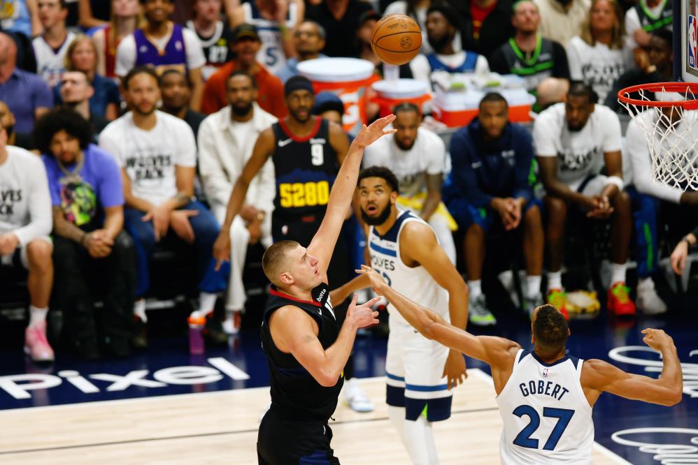 Nikola Jokic 40 sayı kaydetti: Denver seride öne geçti