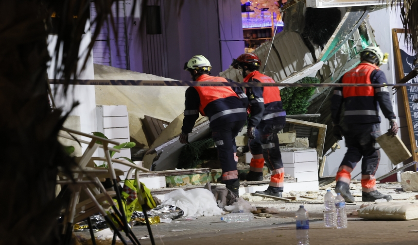 Restoran terası çöktü: 4 ölü 16 yaralı