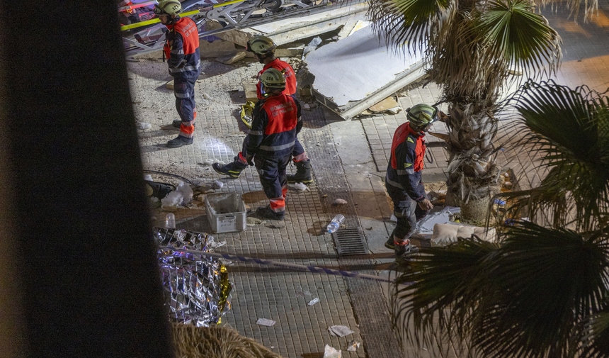 Restoran terası çöktü: 4 ölü 16 yaralı