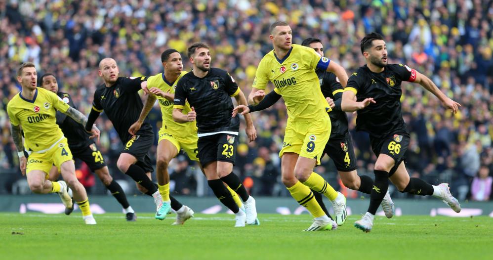 Fenerbahçe İstanbulspor karşısında şampiyonluk şansını zorluyor