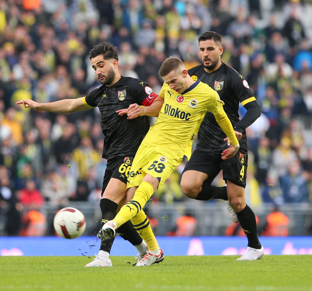 Fenerbahçe İstanbulspor karşısında şampiyonluk şansını zorluyor