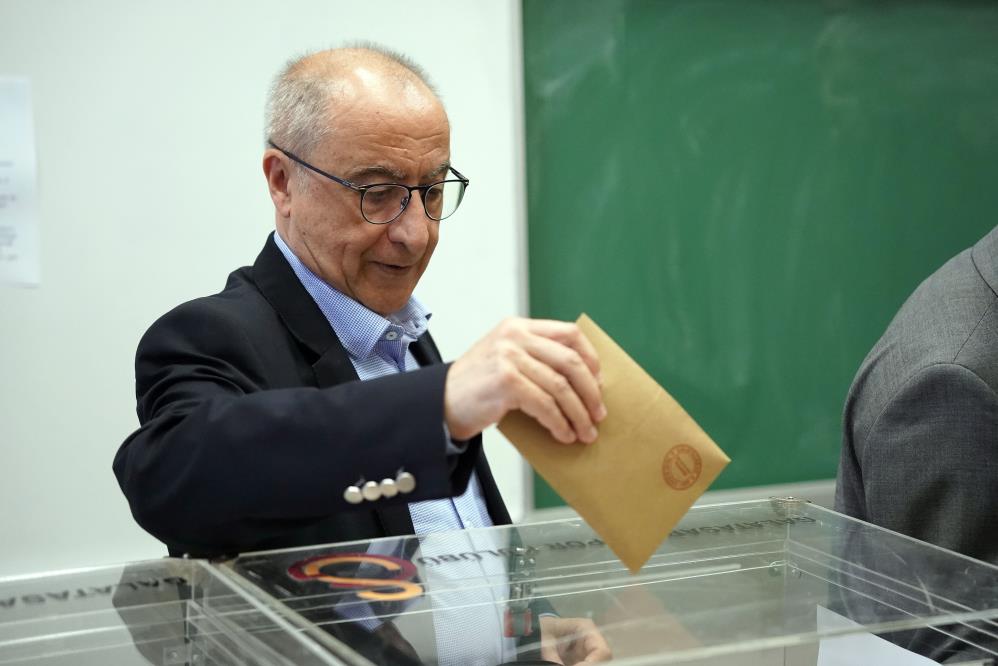 Galatasaray'da kritik seçim oy verme işlemi başladı