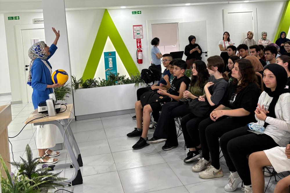 Alanya Belediyesi öğrencilere sınav kaygısıyla baş etme semineri düzenledi