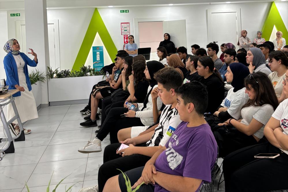 Alanya Belediyesi öğrencilere sınav kaygısıyla baş etme semineri düzenledi