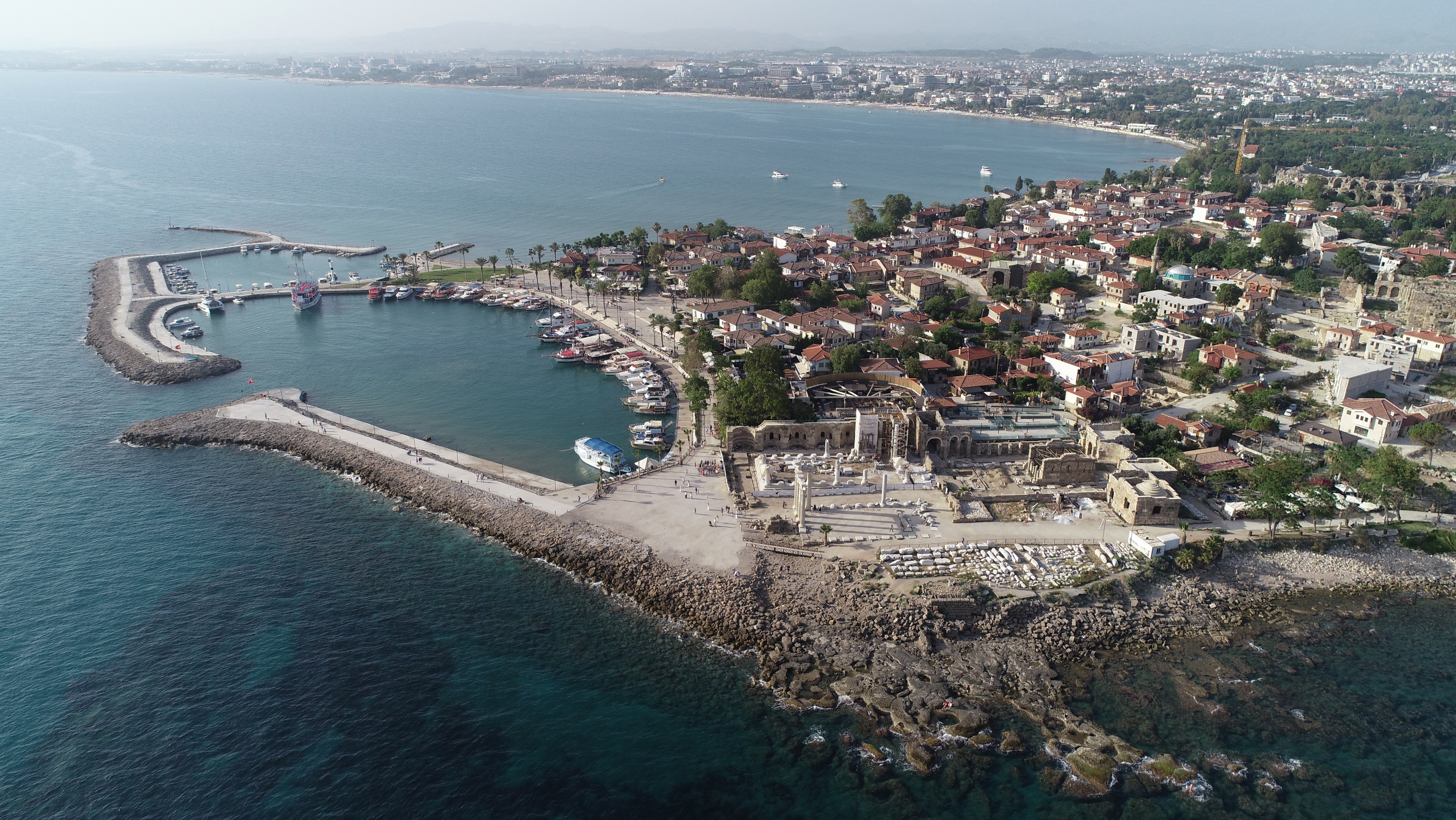 Antalya'nın tarihi Side Antik Kenti'nde Kalliope Mozaiği bulundu