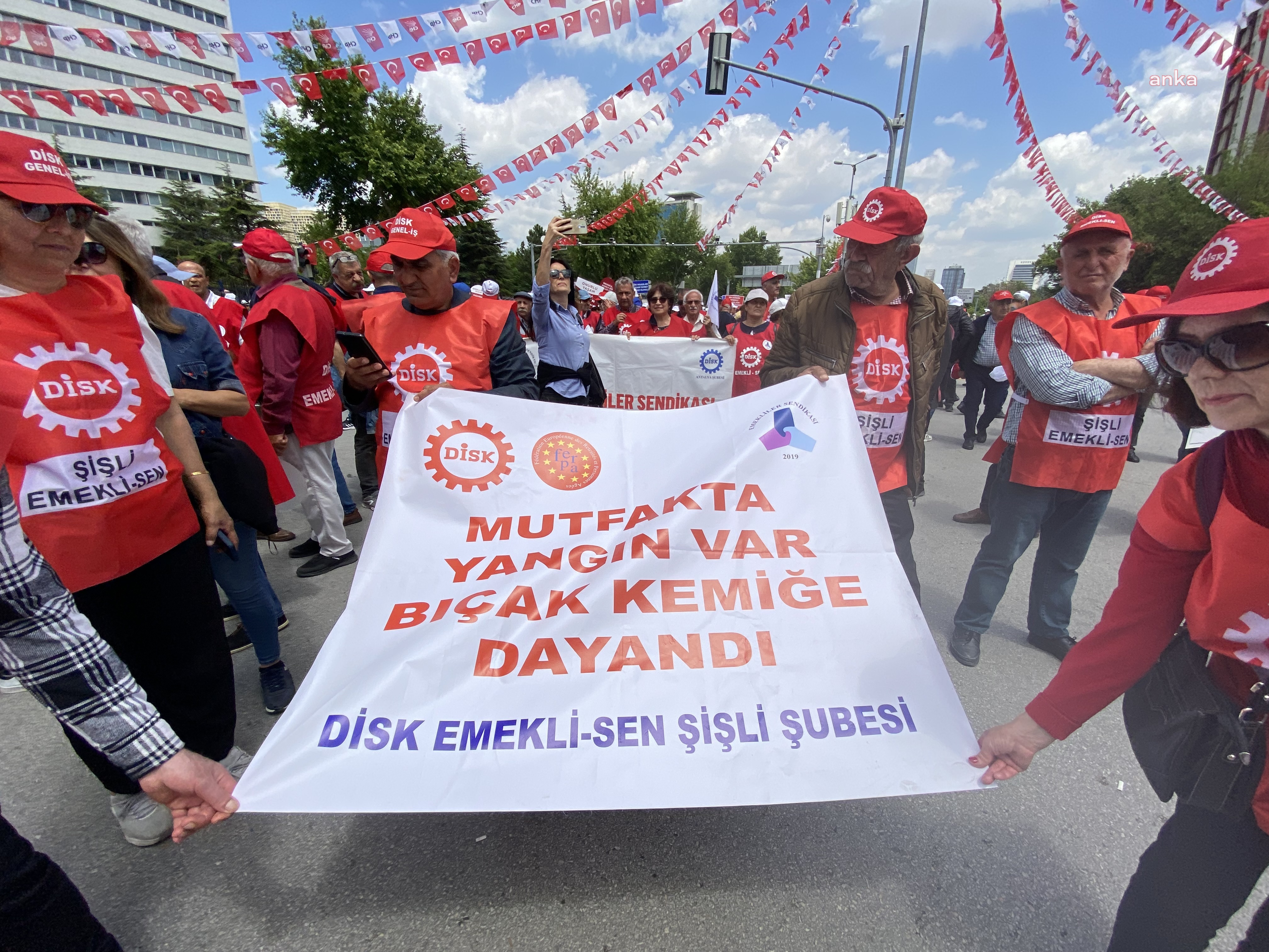 Tandoğan'da binlerce emekli CHP'nin büyük mitinginde buluştu