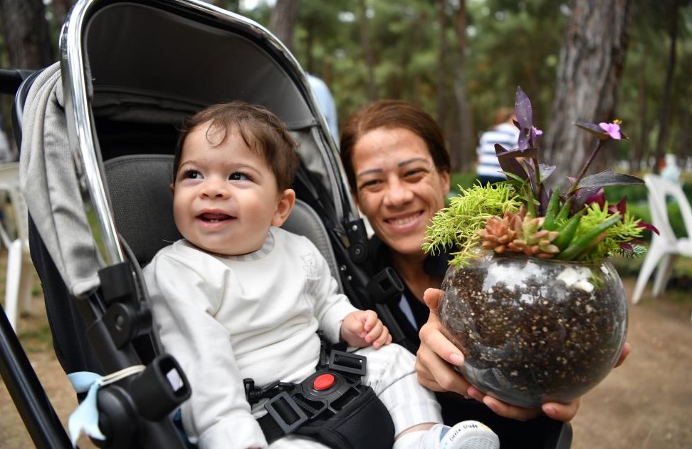 Antalya'da Anneler Günü'ne özel etkinlik: Teraryum atölyesi