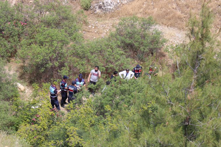 Turistin Cenazesi Düştüğü Uçurumdan Çıkartıldı Result