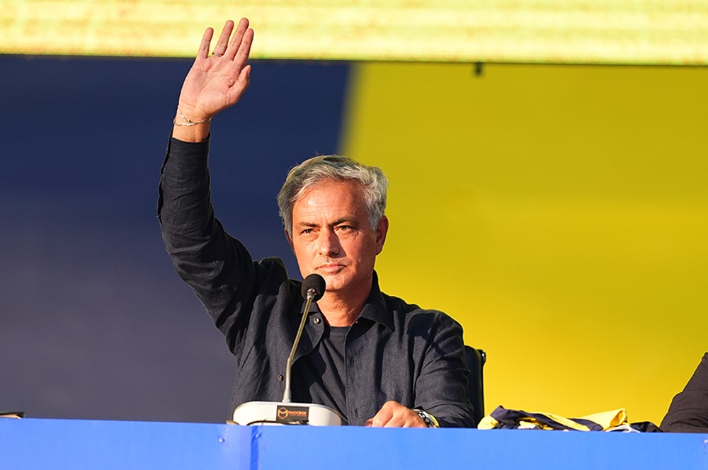 Fenerbahçe'nin yeni teknik direktörü Mourinho mesaiye başlıyor