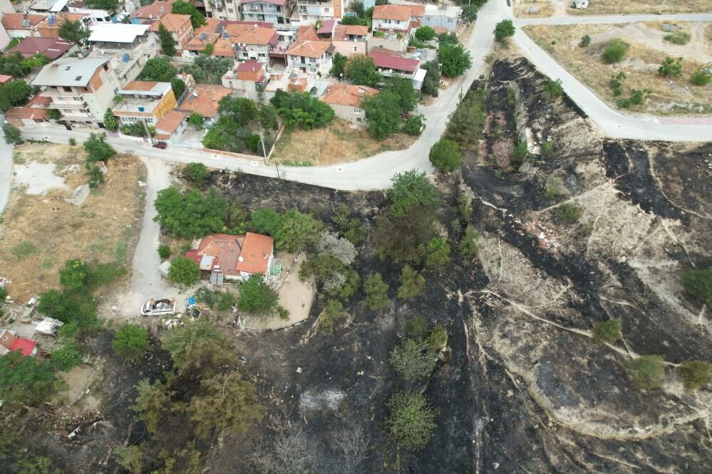 30 Hektar Alanın Zarar Gördüğü 2 Ayrı Yangın4