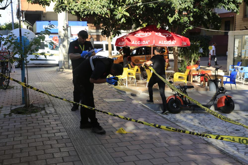 Antalya'da mescitten çıkarken silah saldırıya uğradı