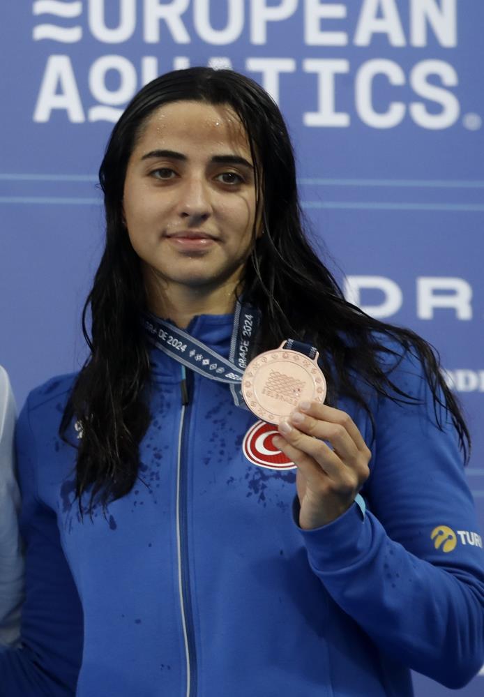 Milli yüzücü Deniz Ertan Avrupa Şampiyonası'nda finale yükseldi