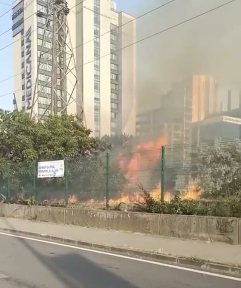 Bursa'da Alışveriş Merkezinde Korkutan Yangın2