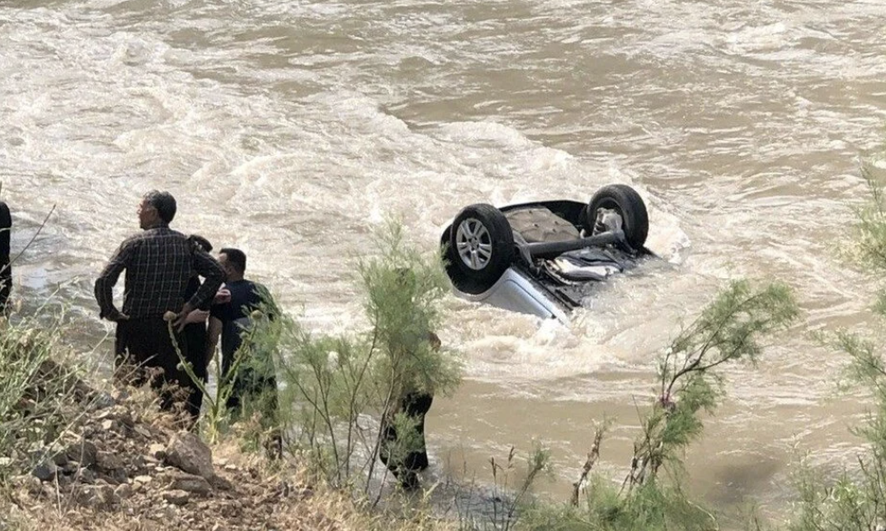 Zap Suyu'na düşen polis memuru ile öğretmen eşinin cenazeleri Antalya'da defnedildi