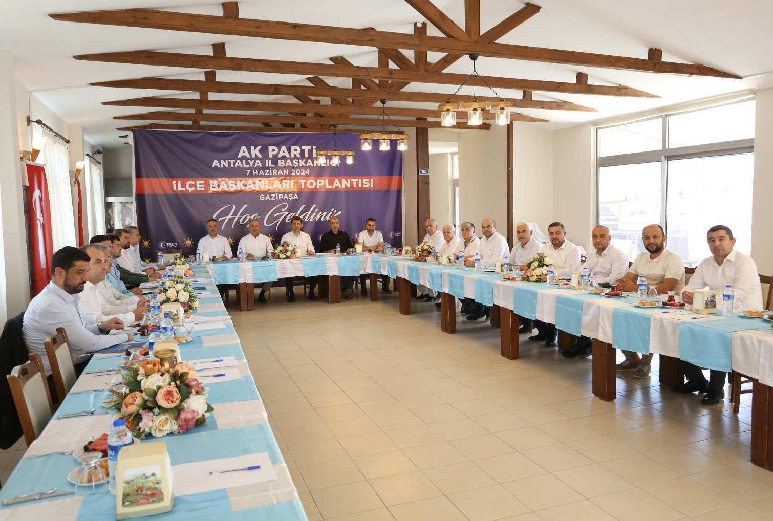 Çavuşoğlu başkanlarla Gazipaşa'da toplandı