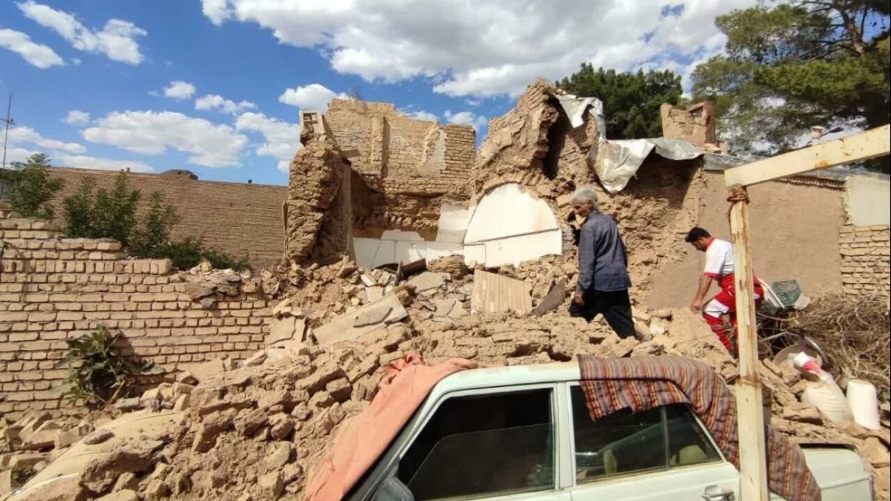 İran'ın 5 Büyüklüğünde Deprem: 4 öl* 120 yar*lı