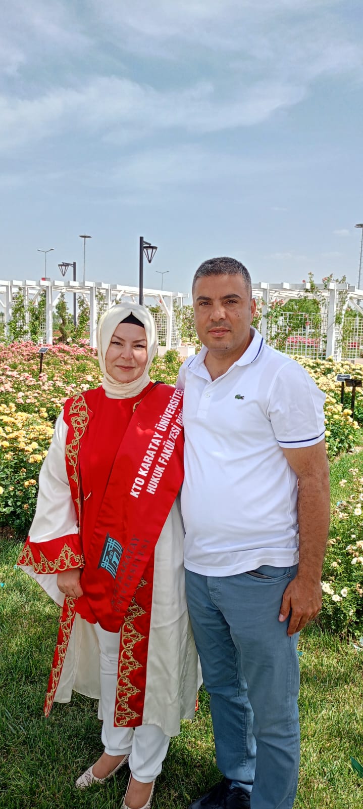 Kazada Engelli Kalan Oğlu Için Hukuk Fakültesi'ni Kazanmıştı! O Anne Birincilikle Mezun Oldu 2