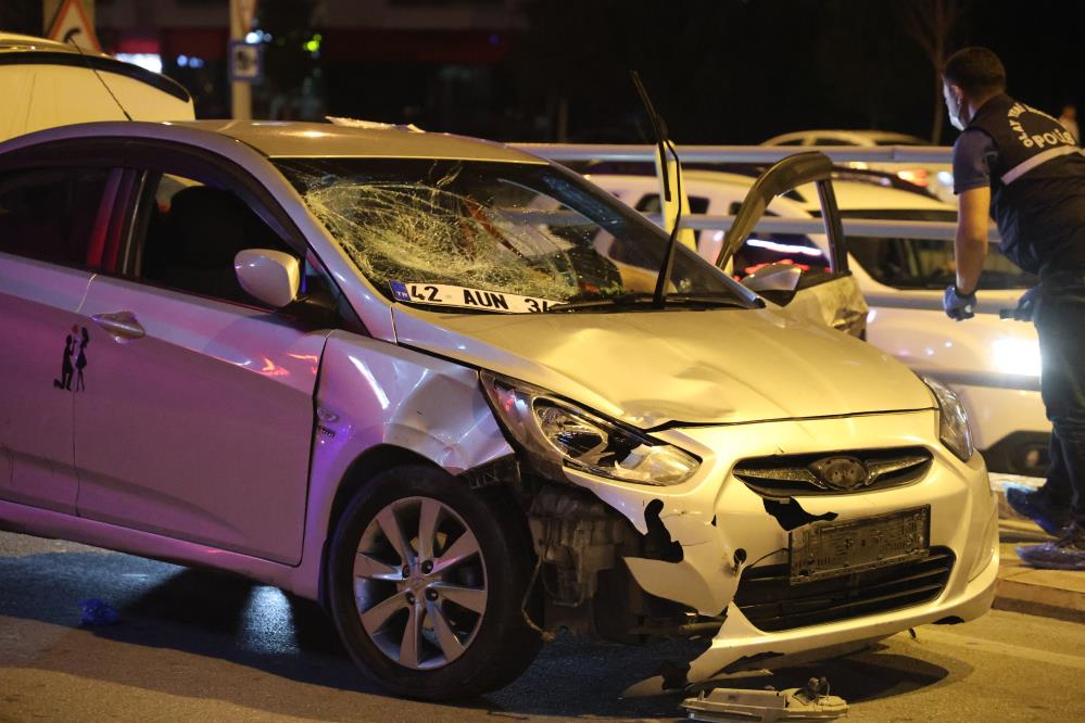 Konya'da Otomobil Bisikletli Çocuklara Çarptı3