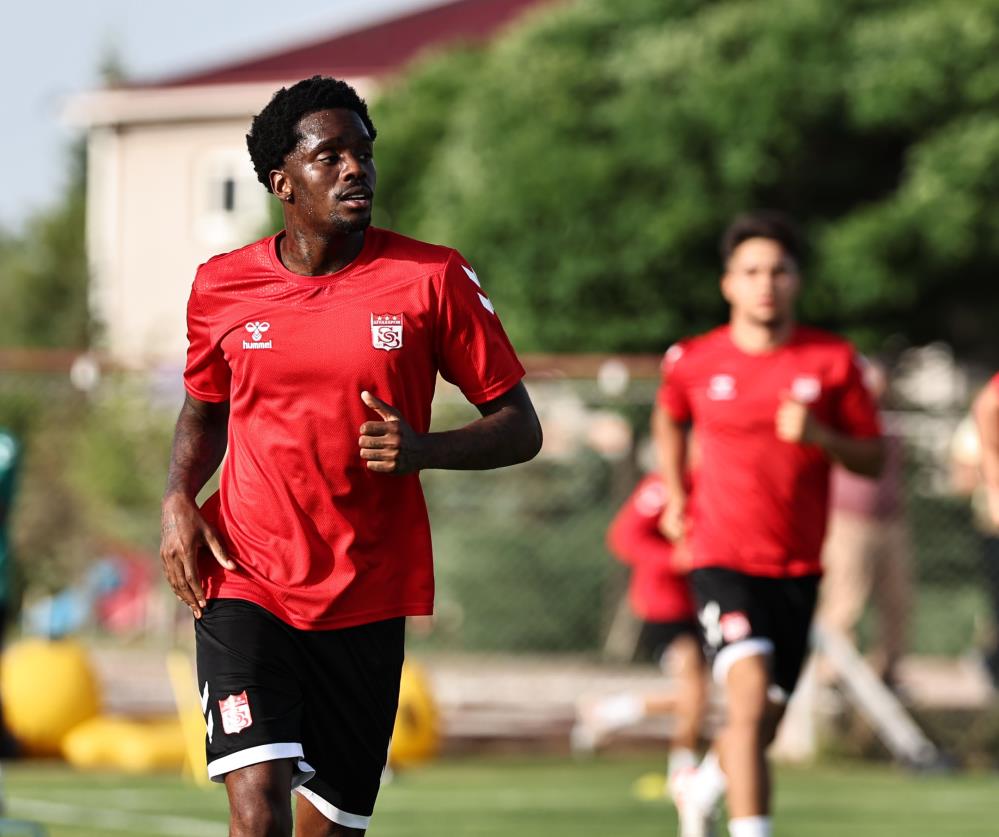 Sivasspor yeni sezon hazırlıklarına hız kesmeden devam ediyor