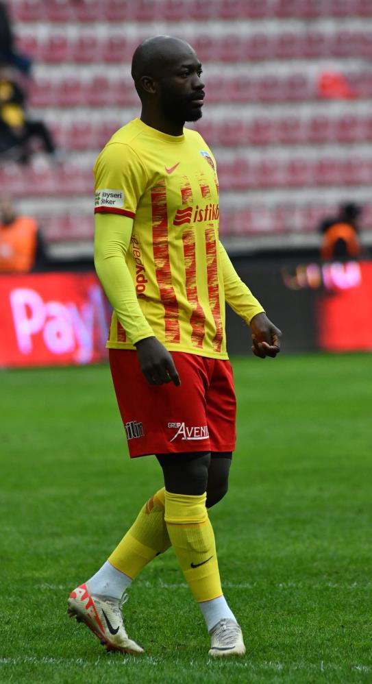 Kayserispor Stephane Bahoken ile yeniden anlaştı