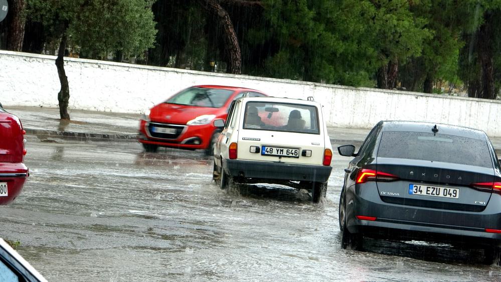 Muğla'da yaz yağmuru etkili oldu