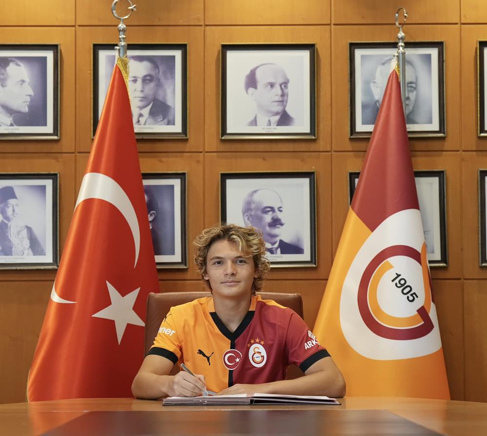 Galatasaray Efe Akman ile uzun vadeli sözleşme imzaladı