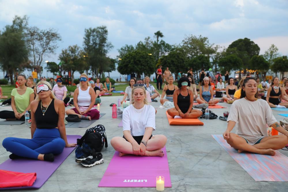 Antalya'da yoga ve meditasyon etkinliği ruhları dinlendirdi