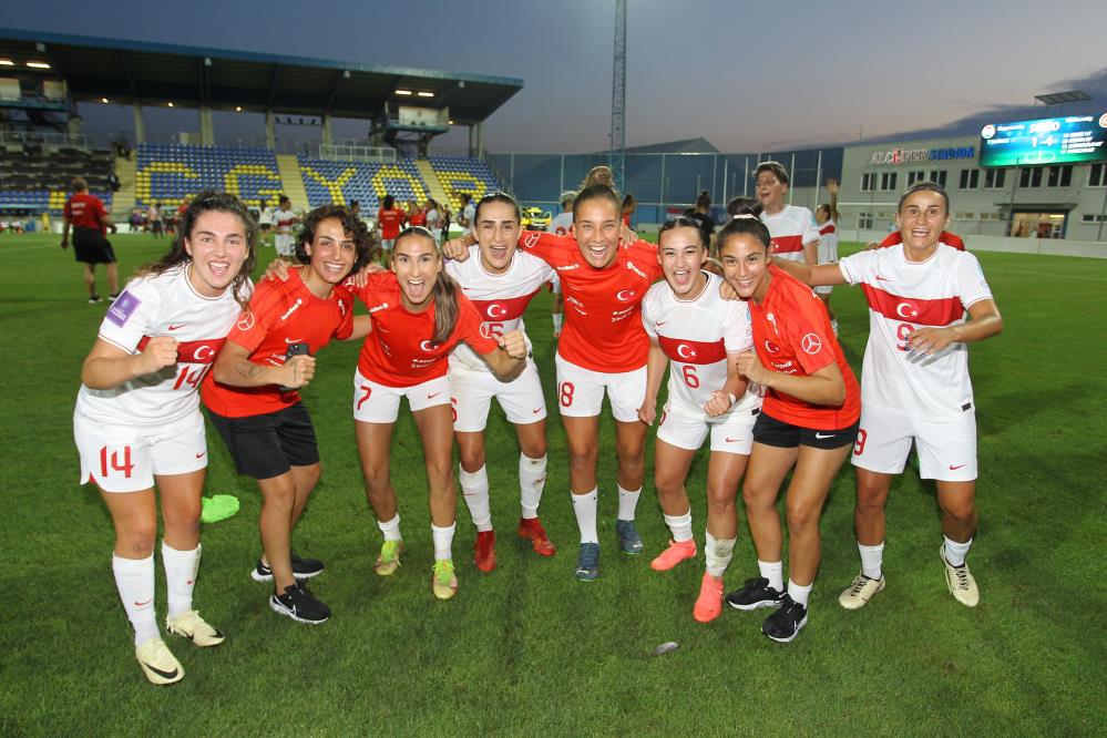 A Milli Kadın Futbol Takımı Macaristan’ı 4-1 mağlup ederek play-off biletini aldı