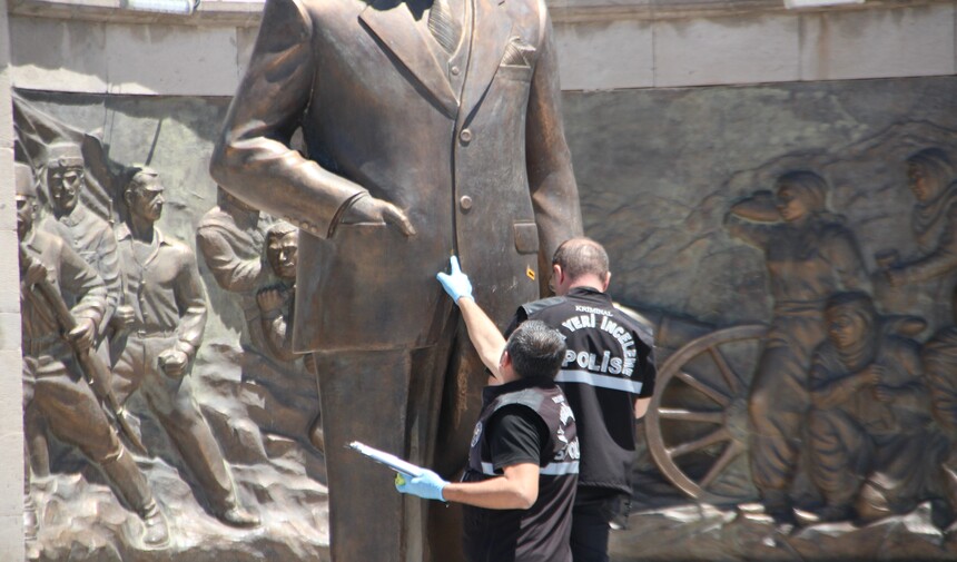 Atatürk Anıtı'na saldırı! Dayı-yeğen için istenen ceza belli oldu