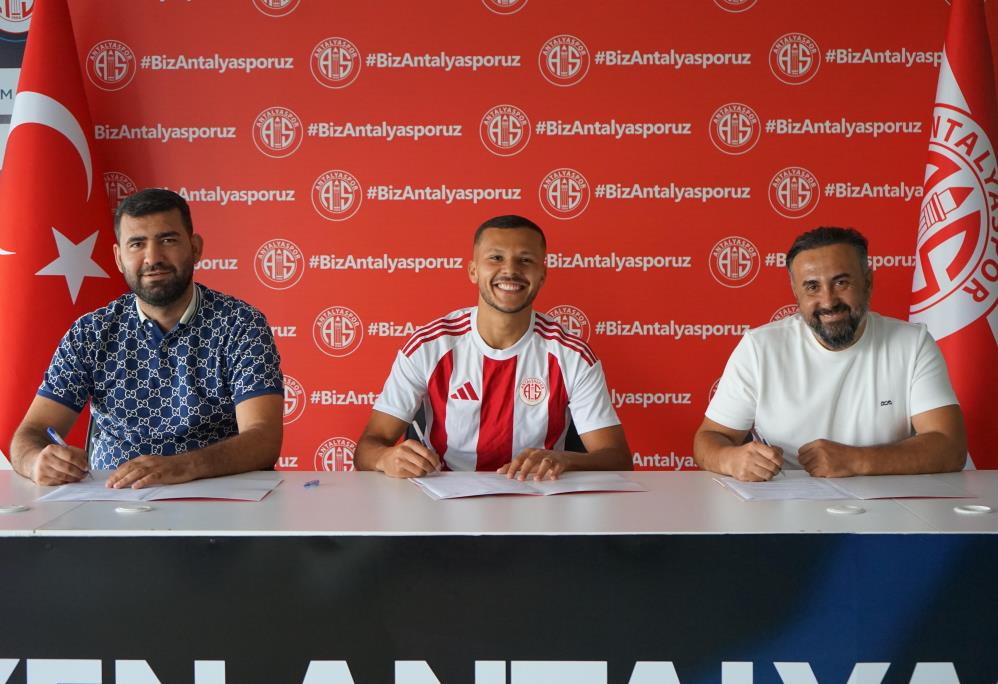 Antalyaspor Brezilyalı Thalisson Kelven da Silva'yı Transfer Etti!