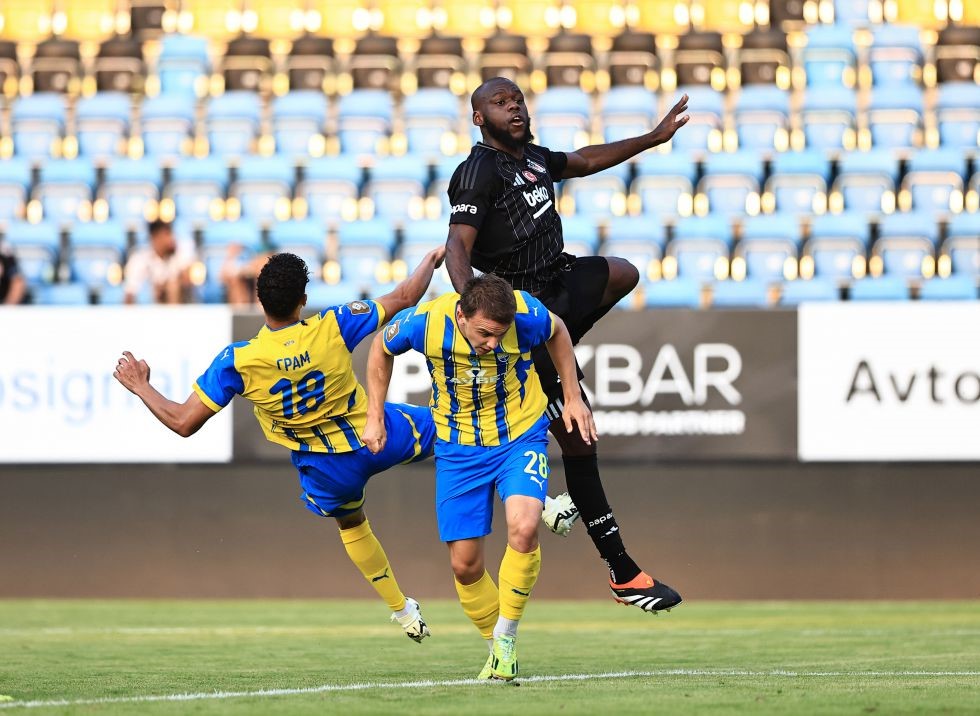 Beşiktaş Shakhtar Donetsk'e 1-0 mağlup oldu