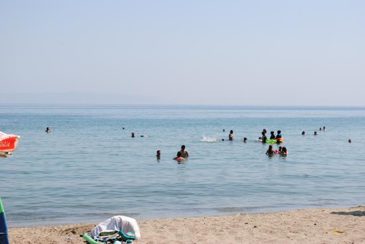 Tekirdağ'da sıcak hava nedeniyle vatandaşlar serinleme yöntemleri arıyor