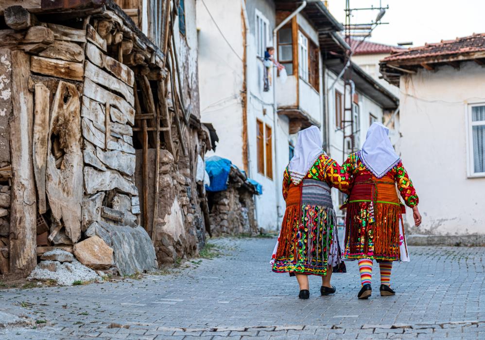 Tokatlı kadınlar geleneksel kıyafetlerle kültür köprüsü oluyor