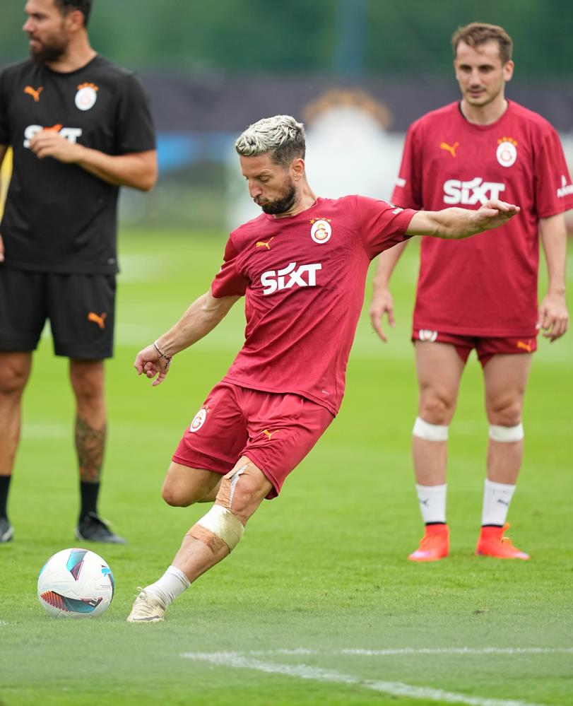 Galatasaray Avusturya'da yoğun antrenmanlara devam ediyor